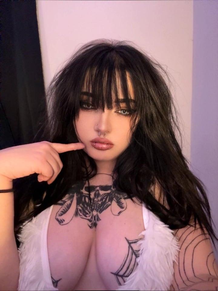 B profile picture