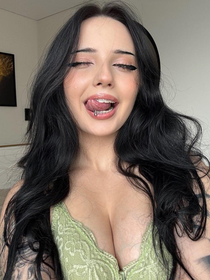 𝐄𝐯𝐲💗𝐕𝐈𝐏 profile picture