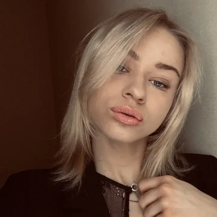Emma Cherry 🍒 profile picture