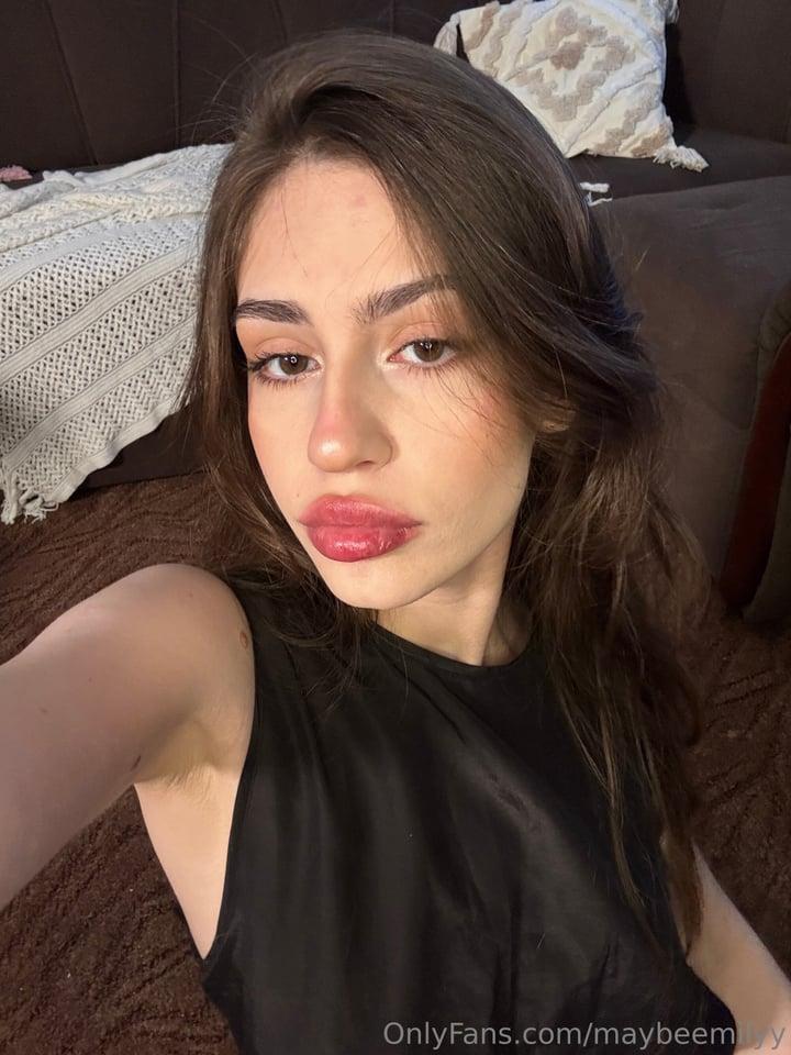 𝐸𝓂𝒾𝓁𝓎🎀 profile picture