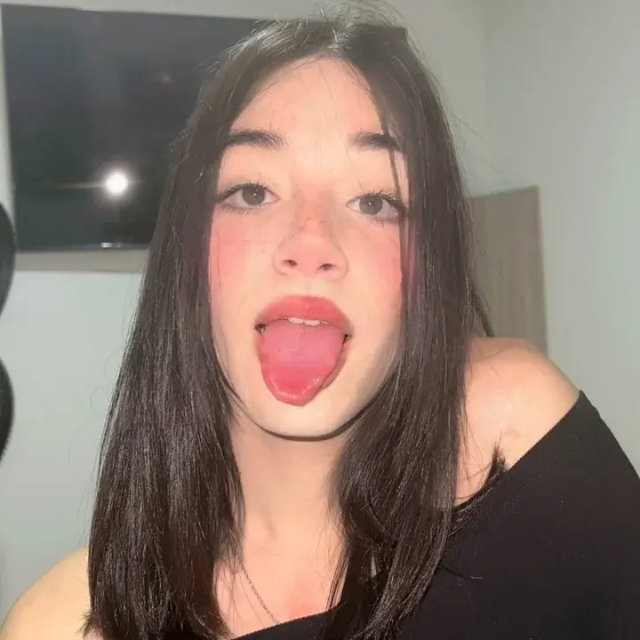 Mia 🏳️‍⚧️ 18yo ˚.🎀༘⋆ profile picture