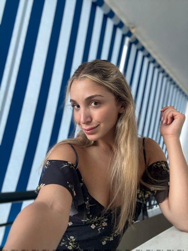 Mika 🤍 profile picture