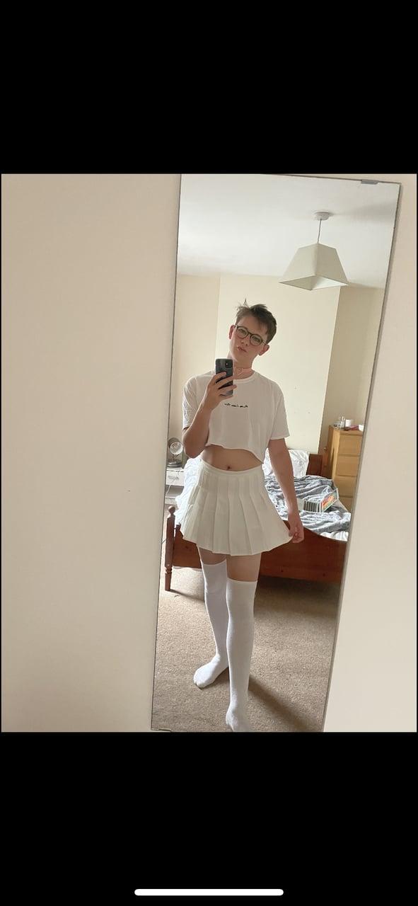 Abritishfemboy profile picture