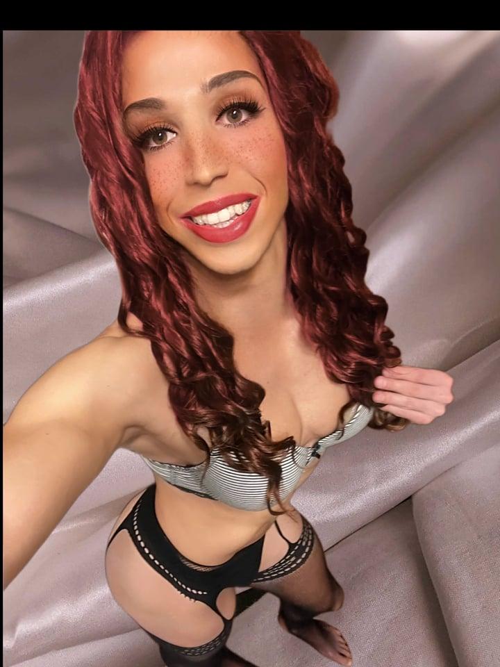 Adrianaqueer profile picture