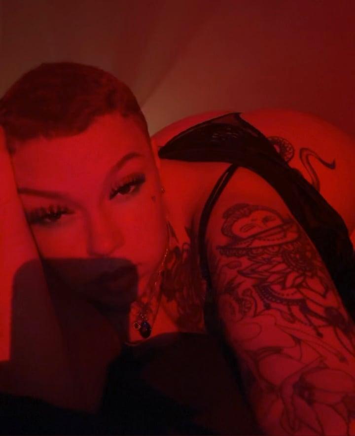 AHintOfRed profile picture