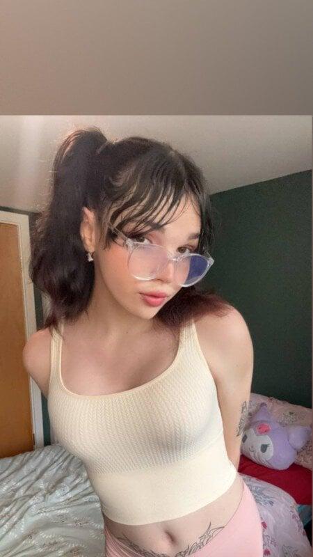 Angelemhr profile picture