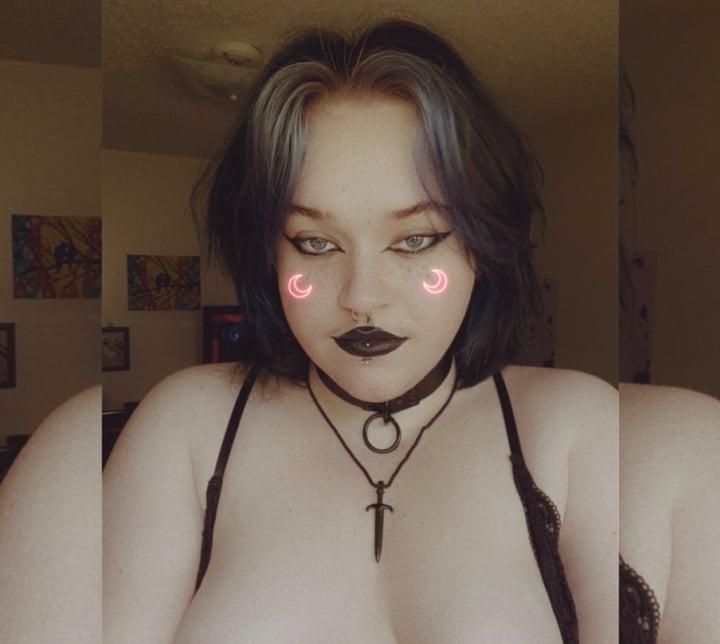 Cherry🍒 profile picture