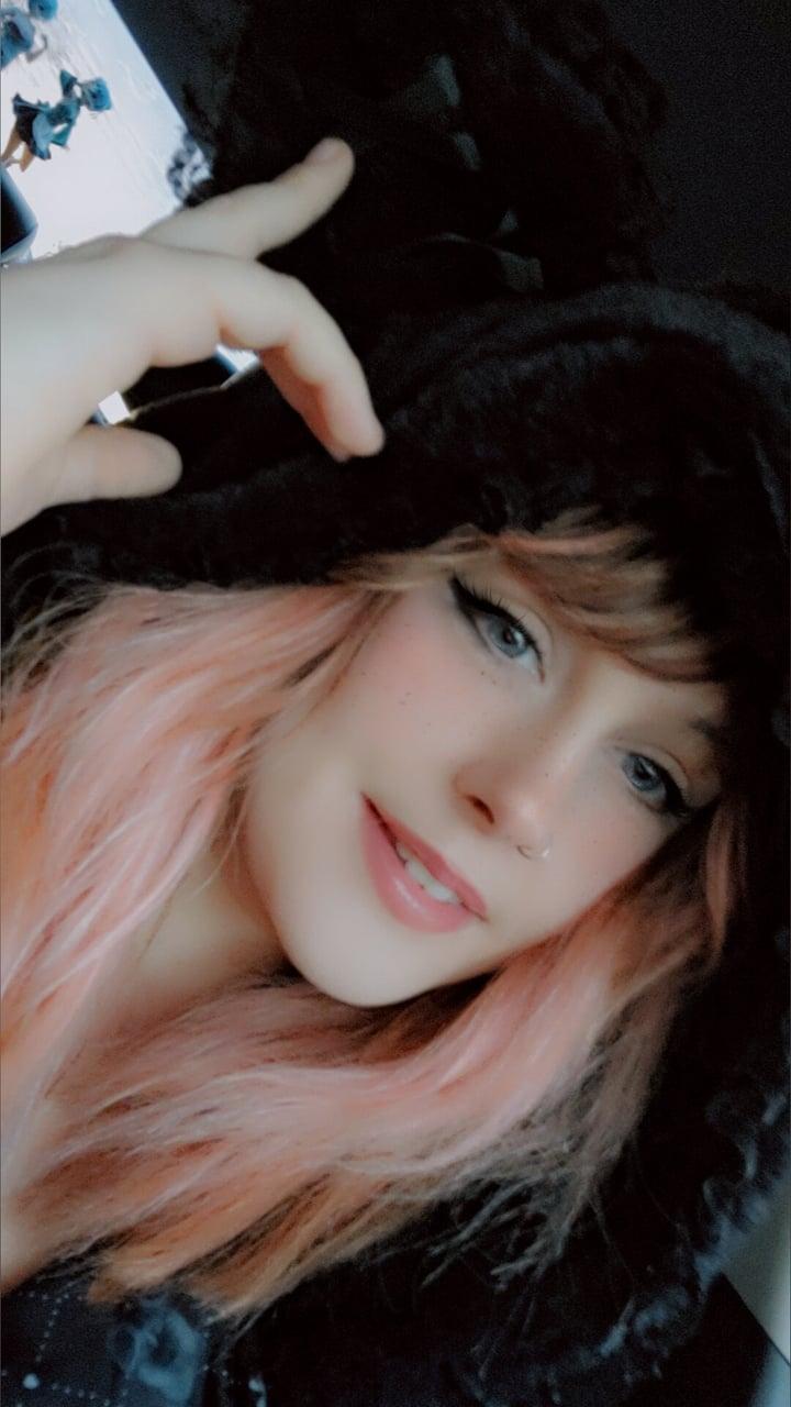 🖤Dark Pink Bunny🐇 profile picture