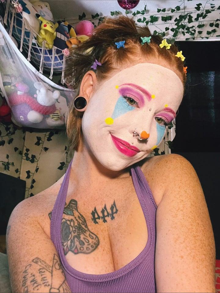 Crimsonvixen444 profile picture