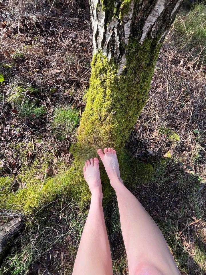 Cutefeetroaming profile picture