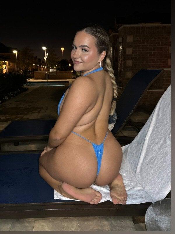 Cutestfeethere profile picture