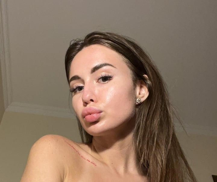 Dari profile picture