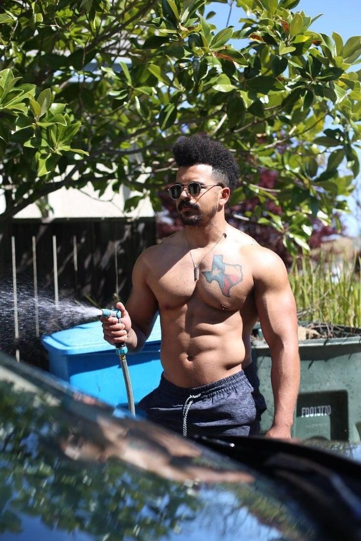 Derrick profile picture