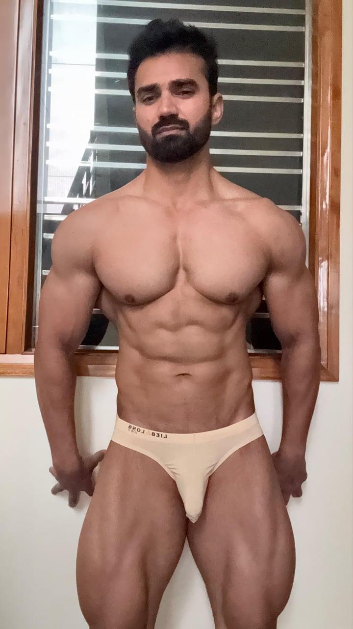 Desi Hunk profile picture