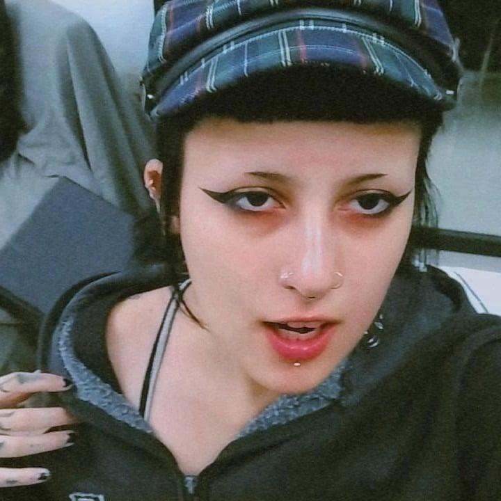 Thais🦴 profile picture