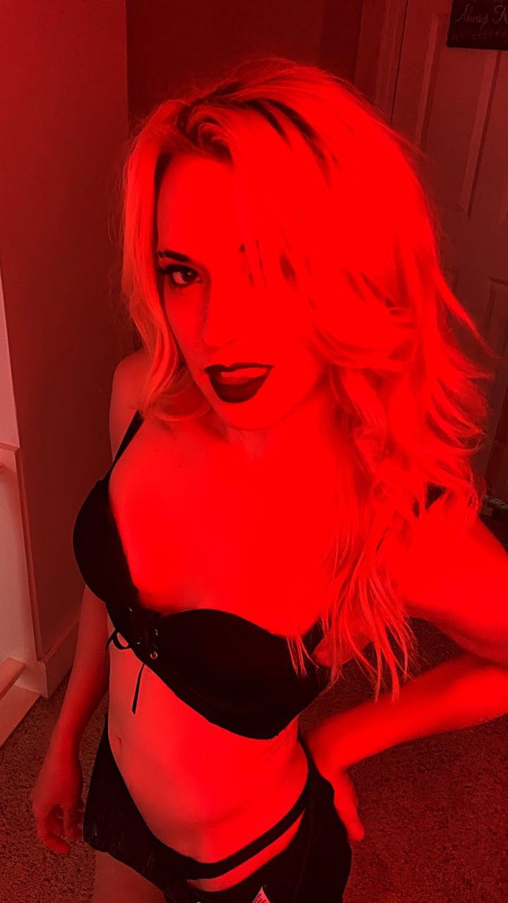 Ellieobscurity profile picture