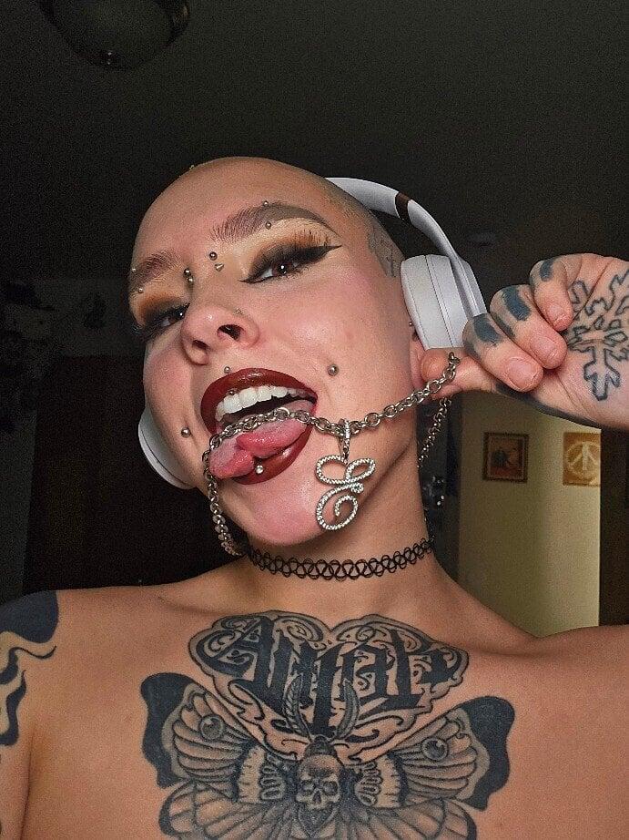 Emma🥀 profile picture