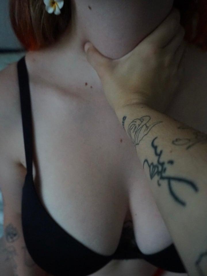 Emphasized profile picture