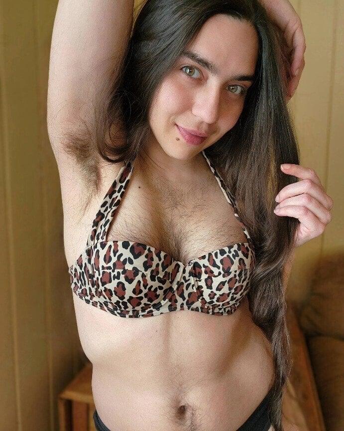 Hairy Pussy 🤤 Eroica profile picture