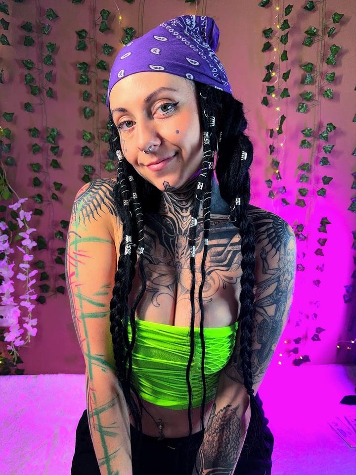 freakyfjonda profile picture