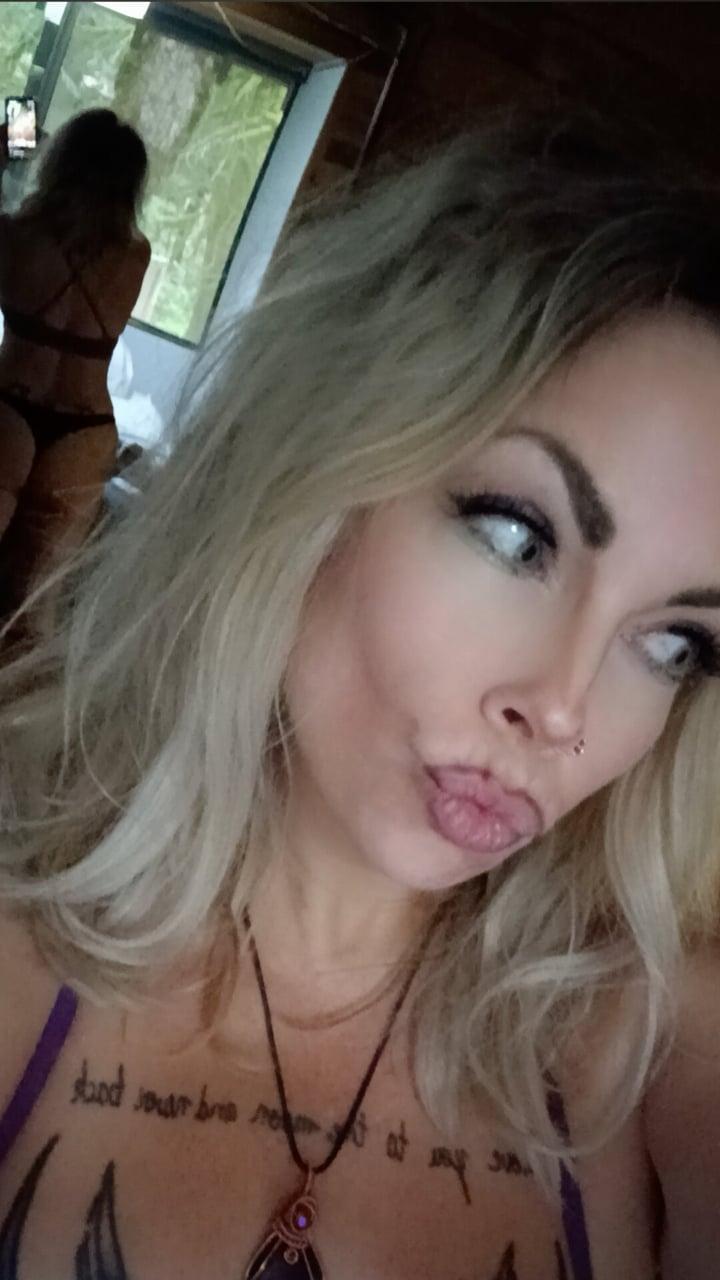 Funshine36 profile picture