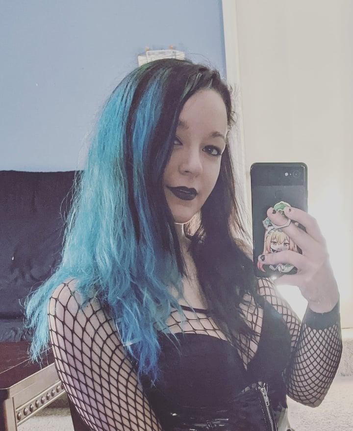 Ellie profile picture