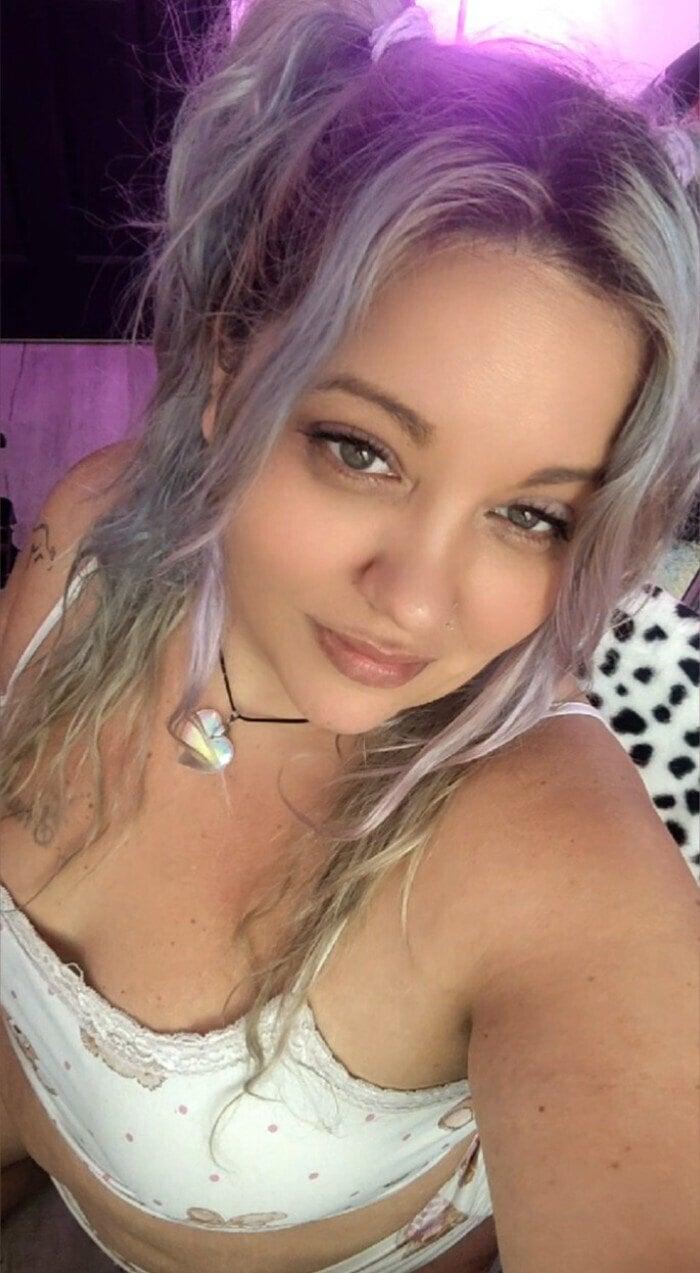 Godsrebelliousdaughter profile picture