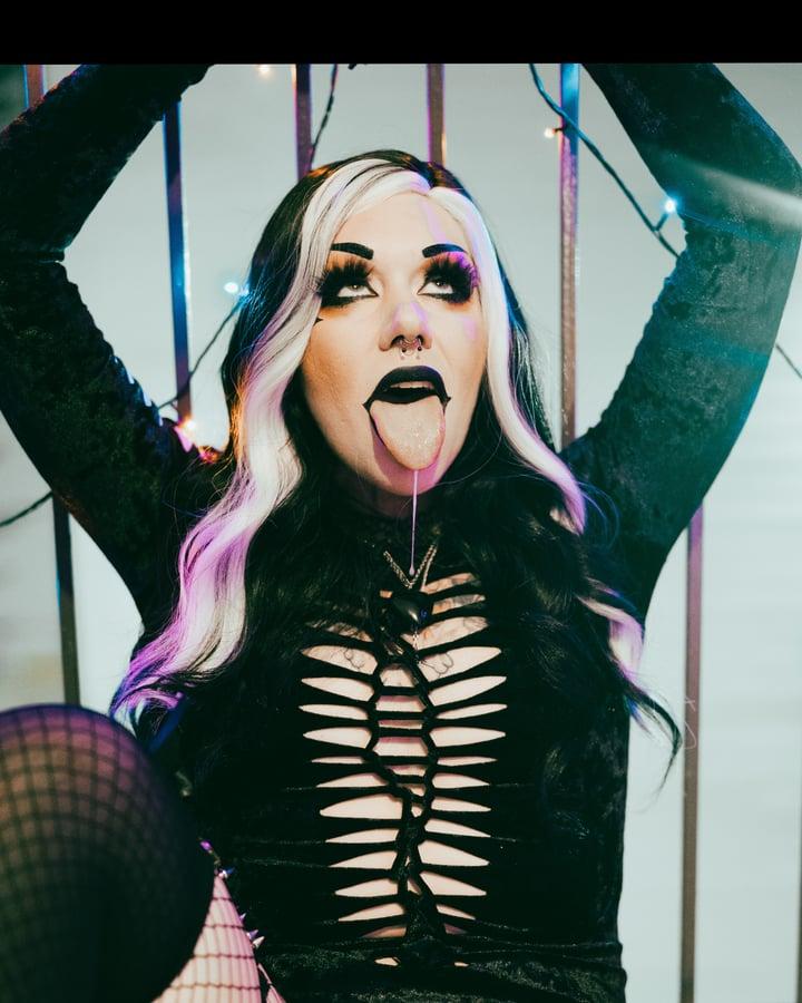 Gothlaundry 🖤☠️ profile picture