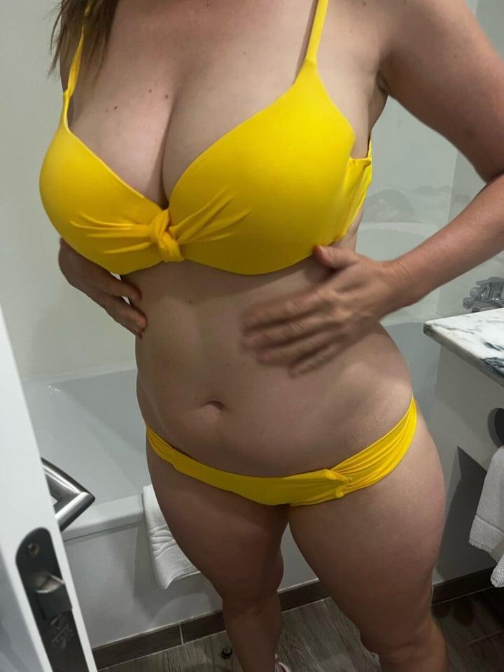 Hotyogawife profile picture