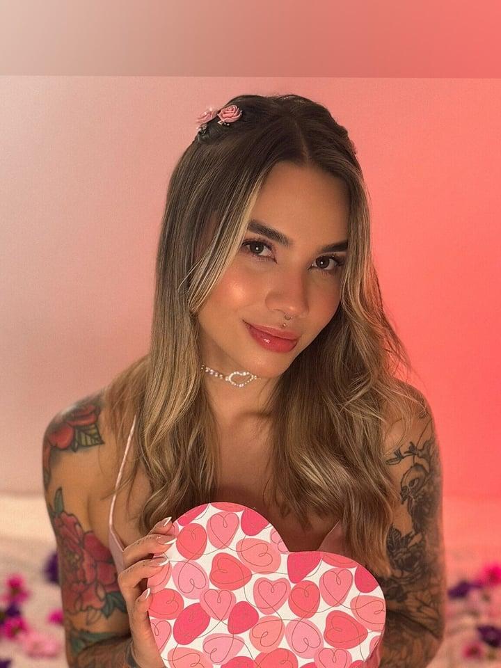 𝒞𝒽𝒶𝓇𝓁𝑜𝓉𝓉𝑒 𝑀𝓎𝓈𝓉 🐈‍⬛🖤 profile picture