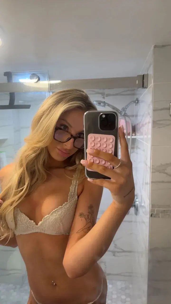 aria marie profile picture