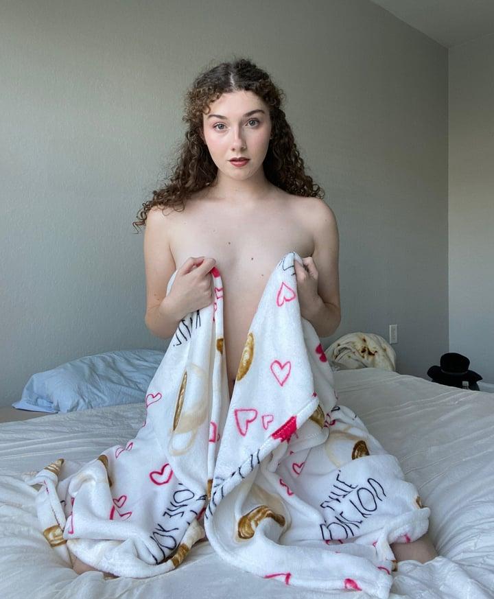 Ivy Elle profile picture