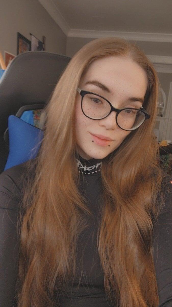 Izzyhellbourne profile picture