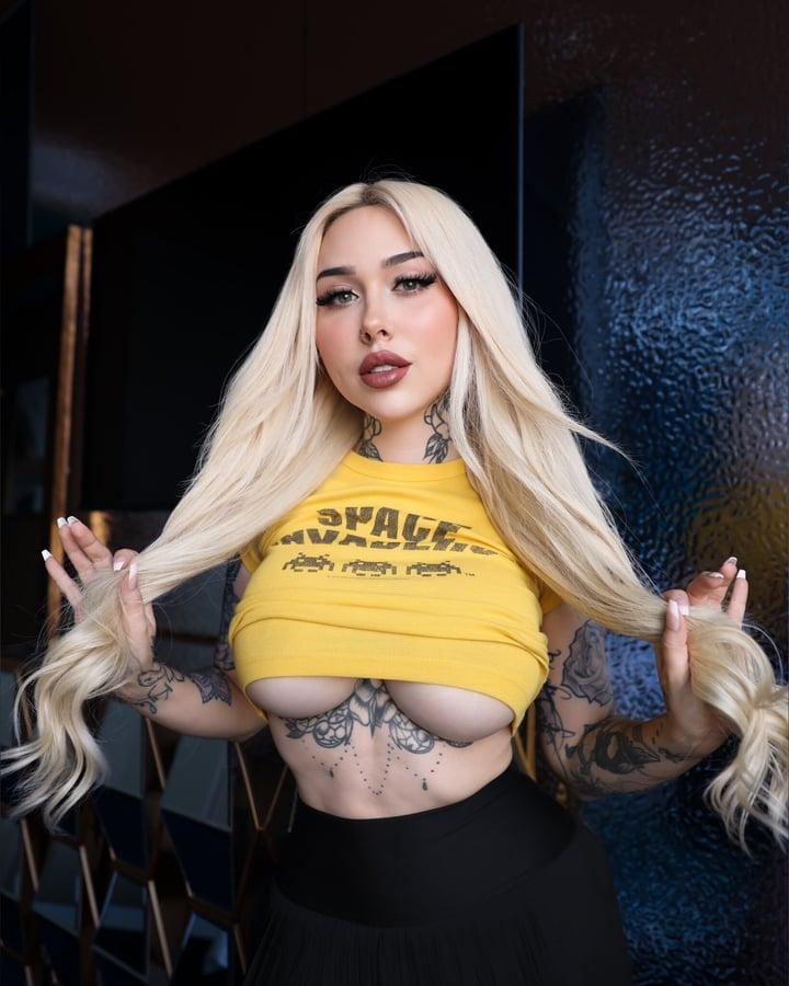 Jade Lavoie • FREE profile picture