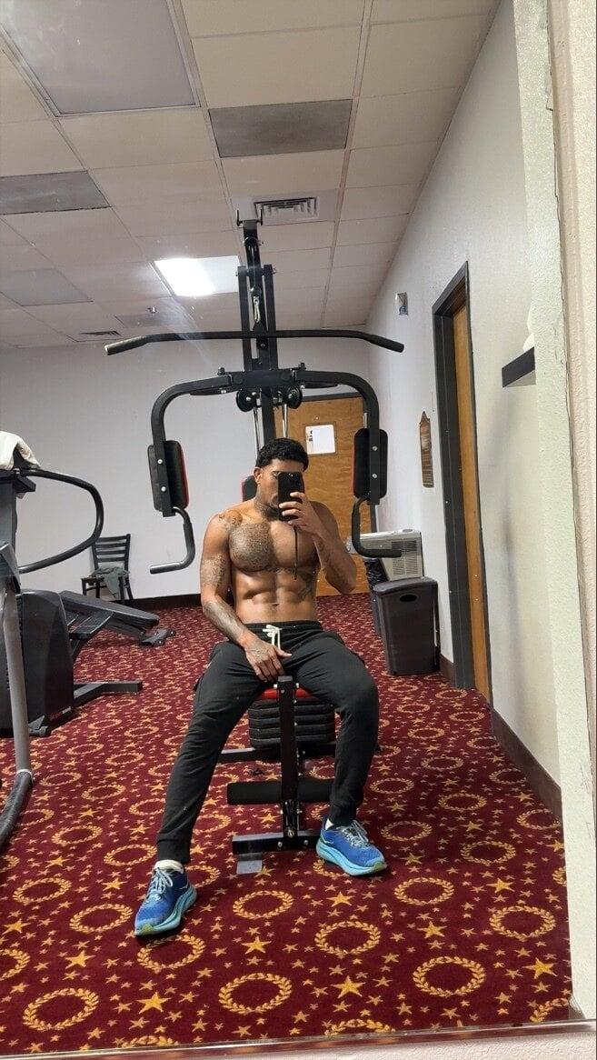 👊🏾Wild Papi🌴 profile picture