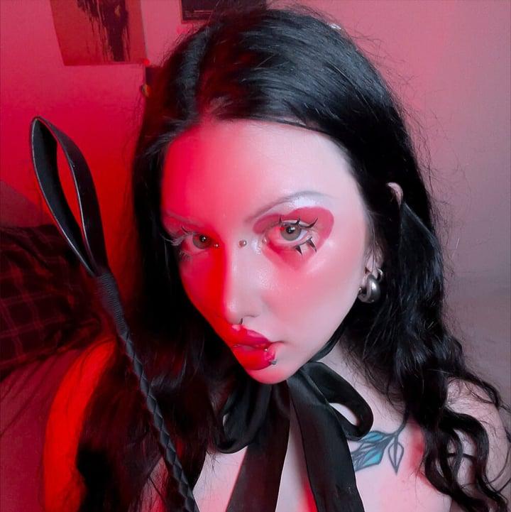 Kira Goth Girl 🖤 profile picture