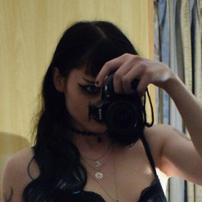 Lilychoccy profile picture