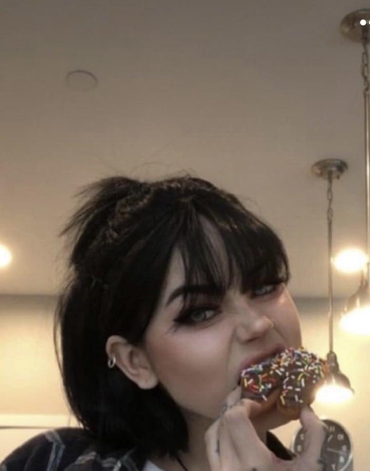 Lily profile picture