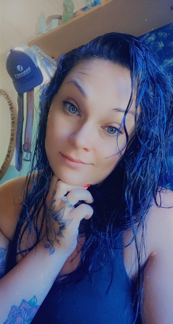 Lizzy0816 profile picture