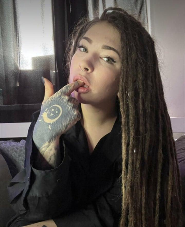 Lovelychrisfree profile picture