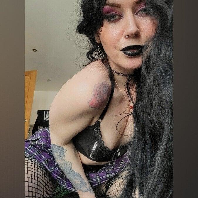 iZzyBlack profile picture