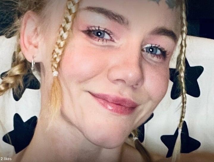 Lucy 🥹 Small Petite Girl 🍭 profile picture