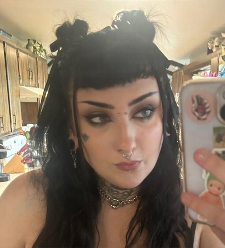 Maddiefoxx98 profile picture