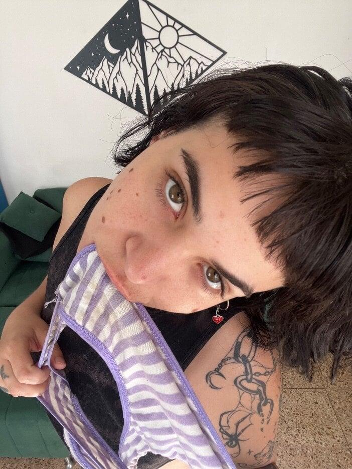 𝐇𝐀𝐈𝐑𝐘  𝐌𝐈𝐊𝐀 😇🌿 profile picture