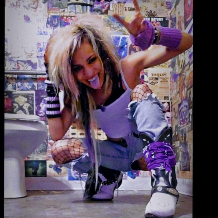 Manicpixiesleazegirl profile picture