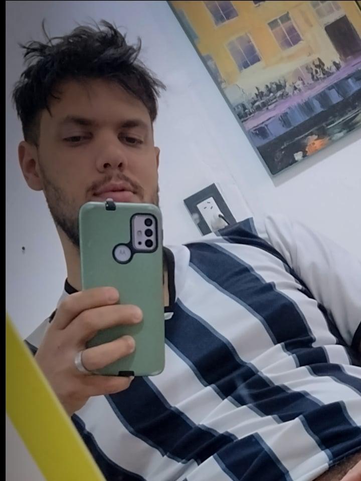 Martinlevis profile picture