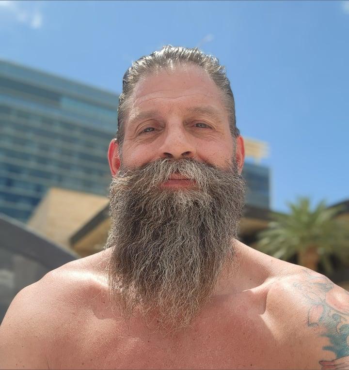 Vegas Hot Dad profile picture