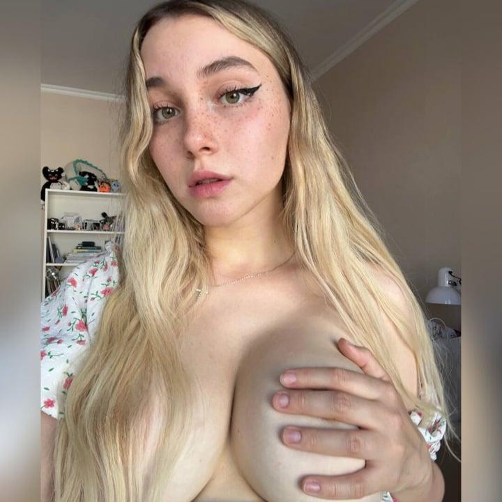 𝗠𝗜𝗔 🤪 profile picture