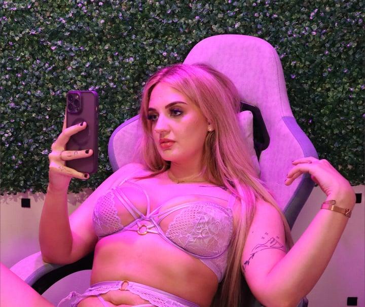 MimiMidnight profile picture