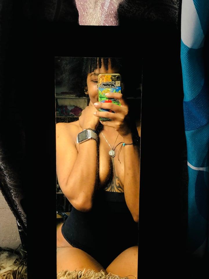 𝐌𝐢𝐬𝐬 𝐍𝐚𝐥𝐠 profile picture